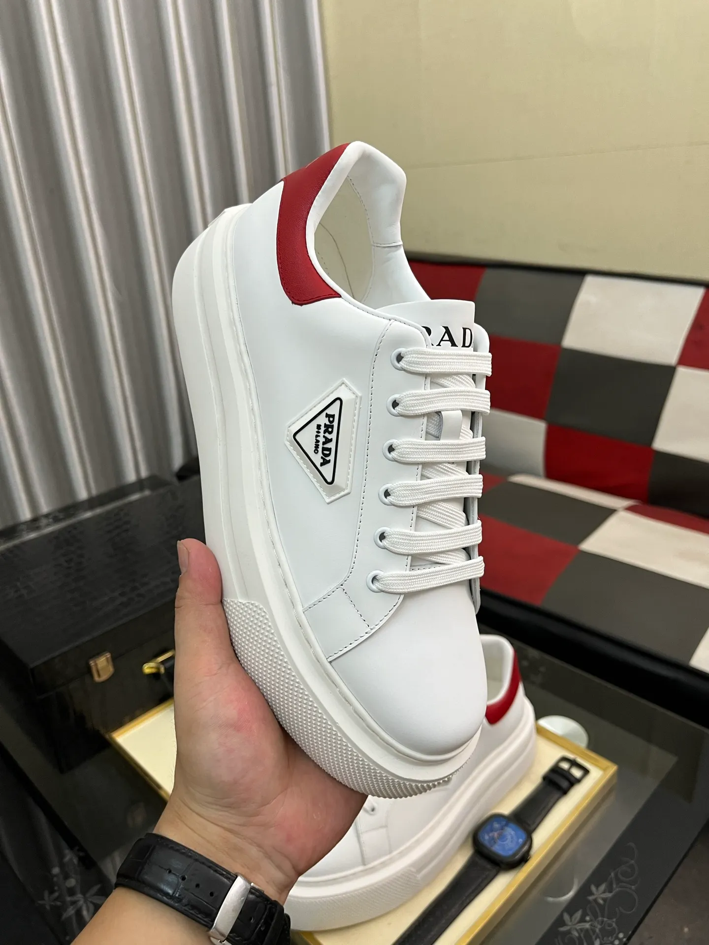 Men's shoes 💰580⌚️⌚️【PRADA】Prada casual shoes, originally developed 1:1, made of high-mercerized cowhide with imported cowhide, silk sheepskin lining, rubber outsole, comfortable and soft on the foot, size: 38-444️⃣Colors available